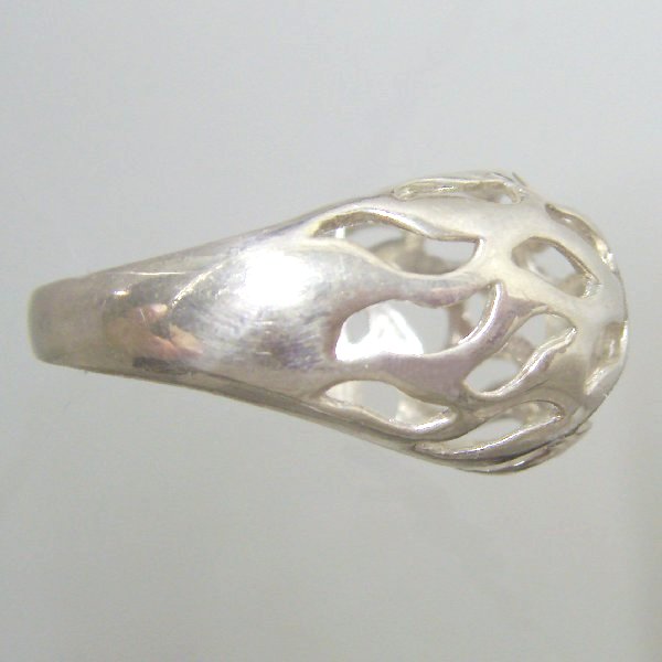 (r1332)Anillo de plata calado en forma de ondas.